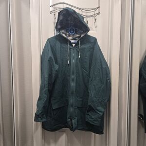 Misty Harbor green raincoat with a plaid flannel lining Size XL